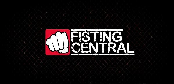  FistingCentral Seamus O&039;Reilly Fists His Older Boss For Promotion